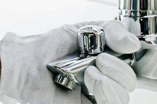 Handwerker_Monteur_Armatur_Header_1600x430